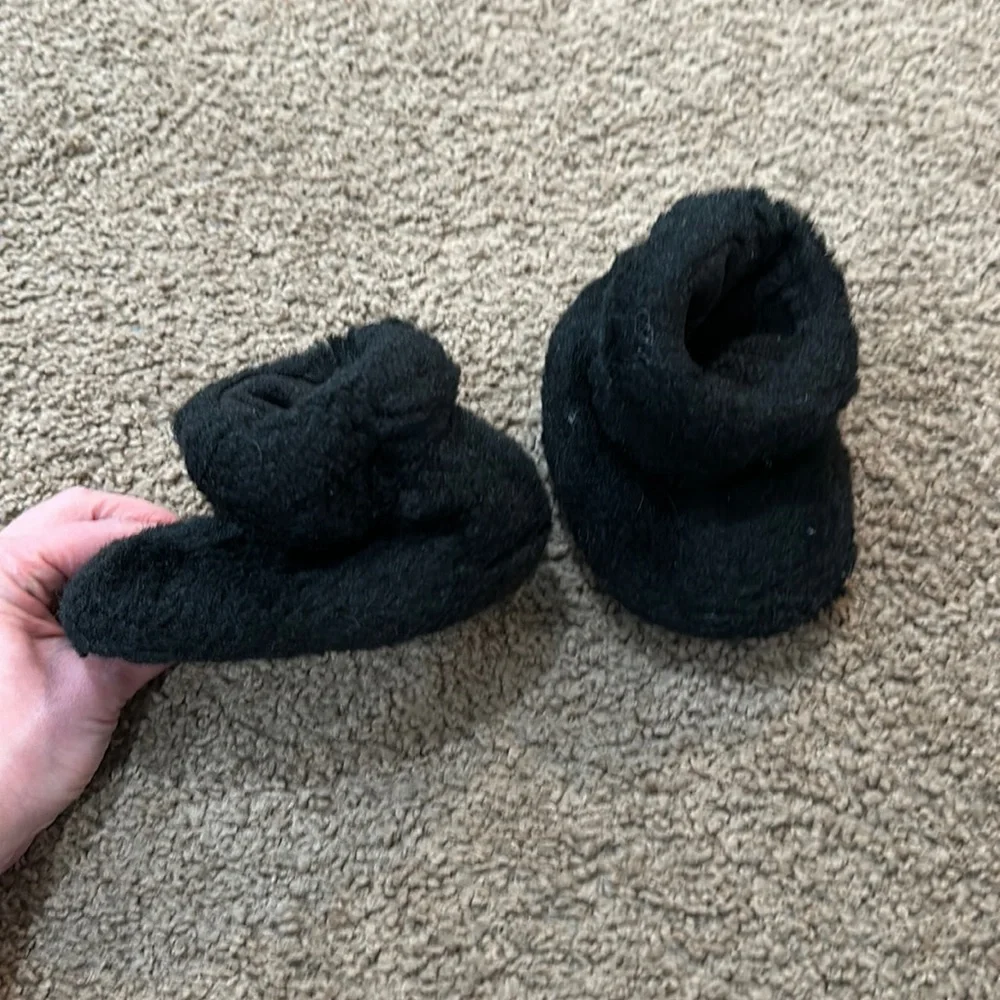 Baby slippers 12-18 month